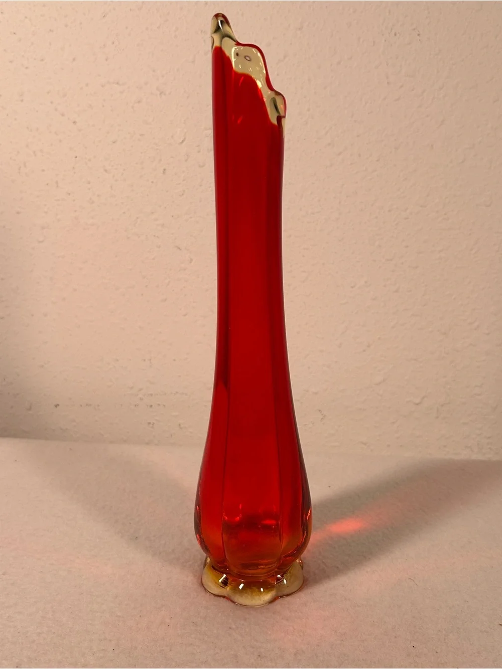 LE Smith Swung Vase Glass Stretch Red Amberina 12